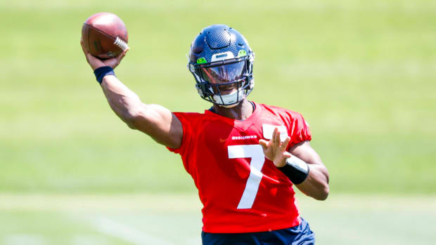 NFL: Seattle Seahawks OTA May 23, 2022; Renton, WA, USA; Seattle Seahawks quarterback Geno Smith (7) participates in an OTA workout at the Virginia Mason Athletic Center.